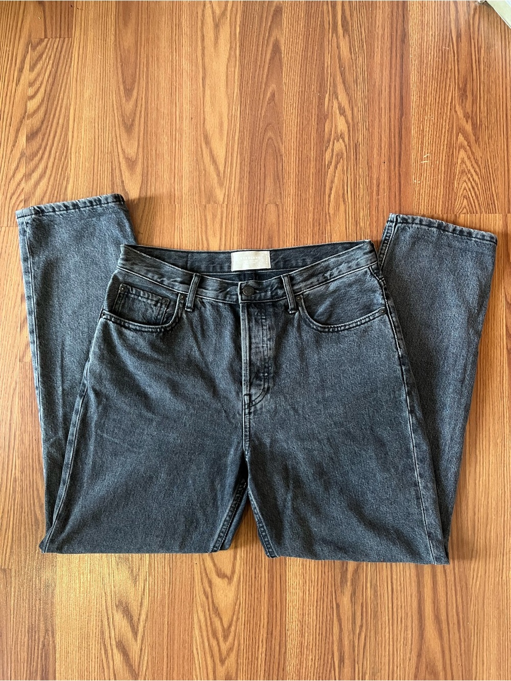 Everlane 90s cheeky jean pre loved good condition.